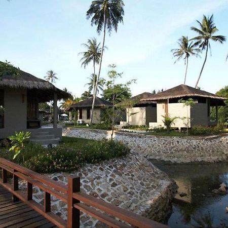 Hutcha Resort Маенам Экстерьер фото