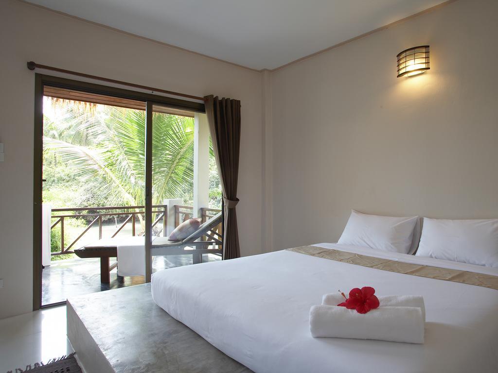Hutcha Resort Маенам Экстерьер фото