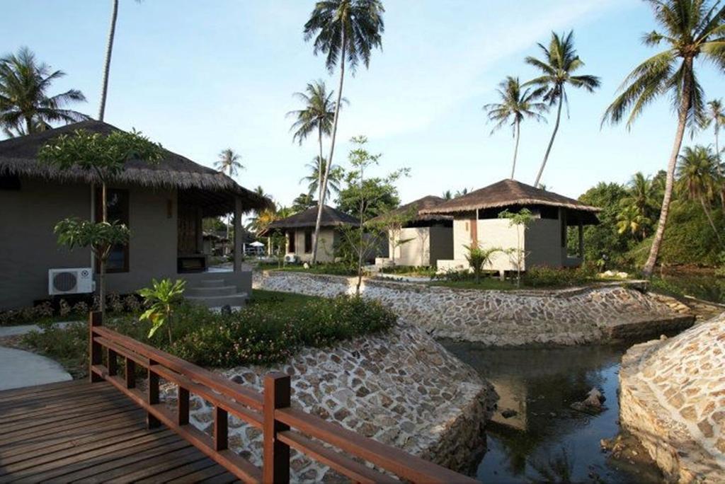 Hutcha Resort Маенам Экстерьер фото
